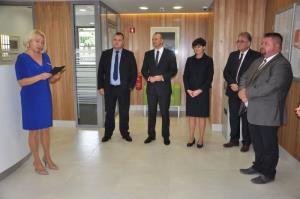 NLB ob otvoritvi svoje prenovljene poslovalnice v Grosupljem OŠ Šmarje - Sap izročil donacijo v višini 4.500 evrov 2
